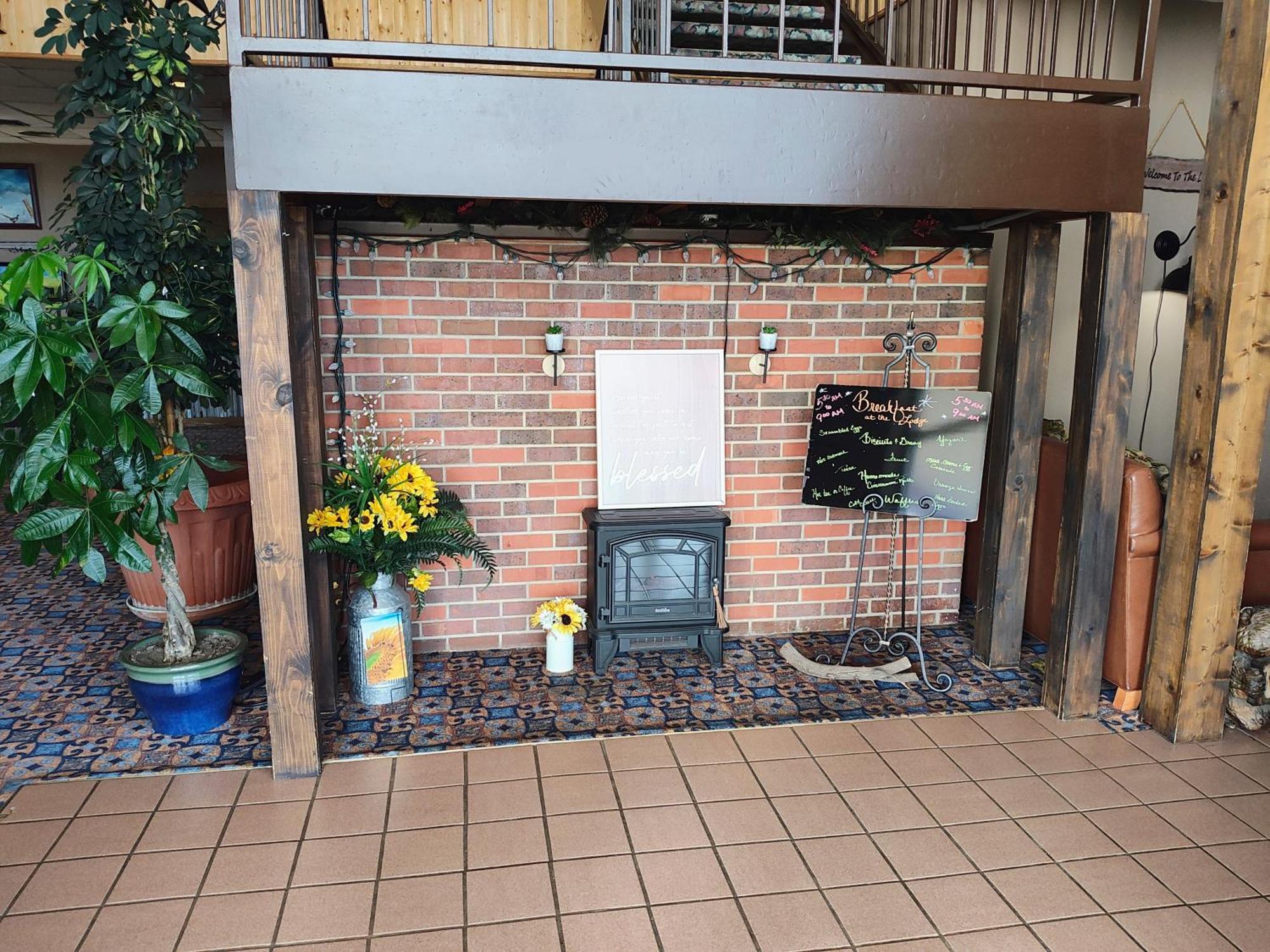 The Lodge At Russell - Russell Inn 외부 사진