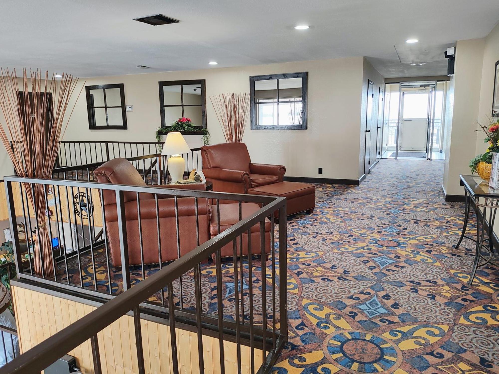 The Lodge At Russell - Russell Inn 외부 사진