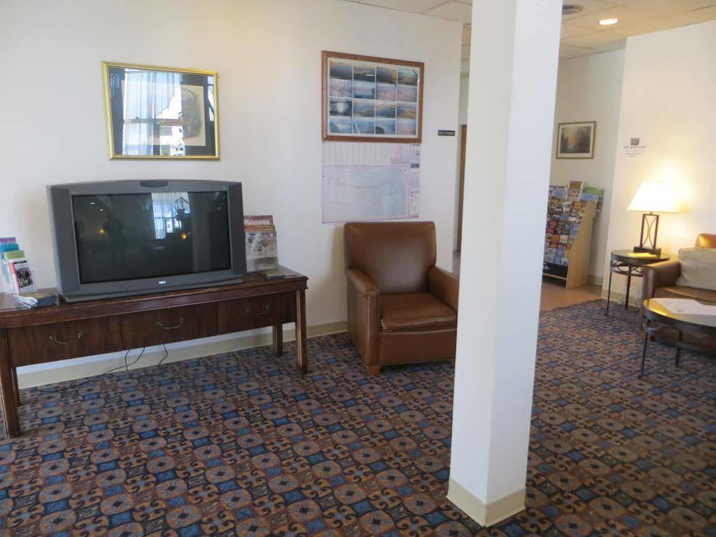 The Lodge At Russell - Russell Inn 외부 사진