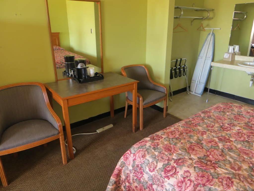 The Lodge At Russell - Russell Inn 외부 사진