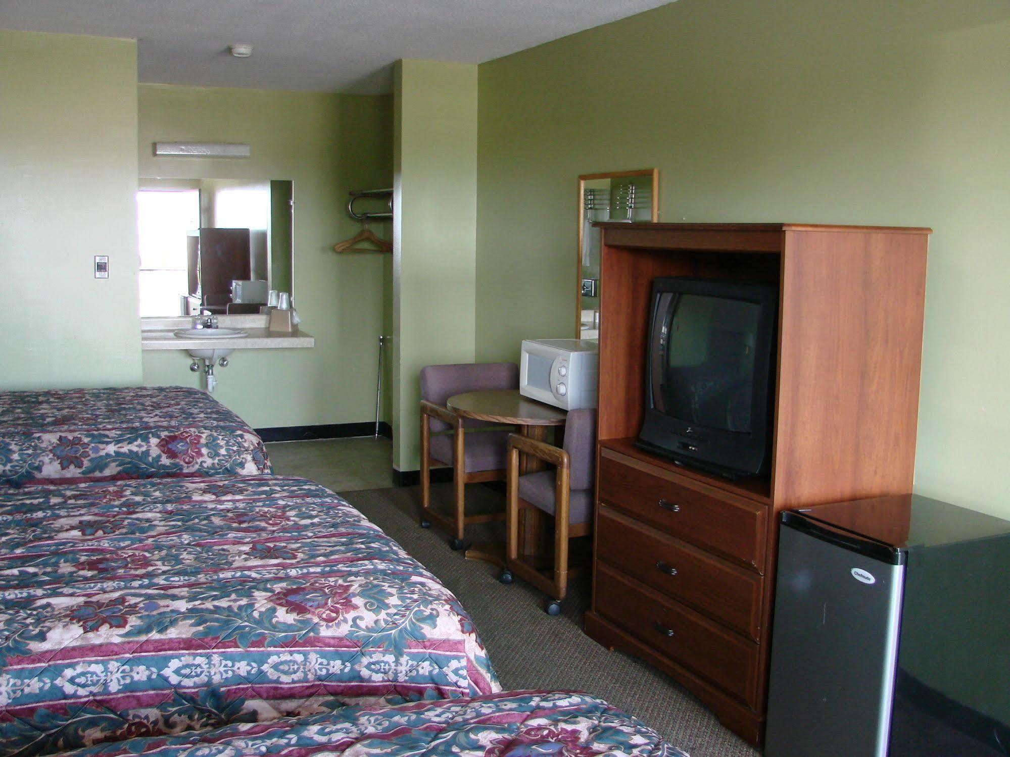 The Lodge At Russell - Russell Inn 외부 사진